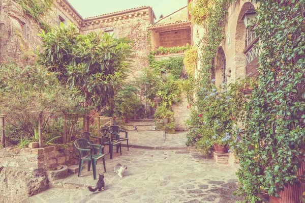 Pequeño callejón en el pueblo toscano —  Fotos de Stock