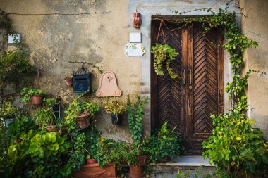 Sokak ve köşeleri Lucignano (Arezzo) Ortaçağ Tuscan şehrin ben