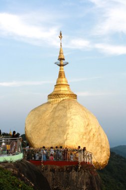 Kyaikhtiyo altın pagoda