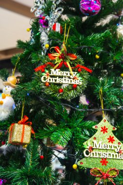 hediye kutusu ve chrismas ağaç