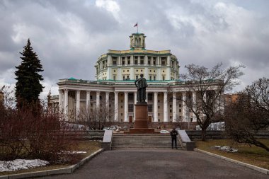 Moskova 'daki Rus Silahlı Kuvvetleri Merkez Tiyatrosu. Belirli bir manzara. Moskova mimarisi 2021.
