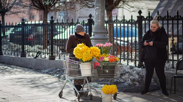 Street Flower Trade Belorusskaya Metro Station Moscow 2021 — Stock Photo, Image