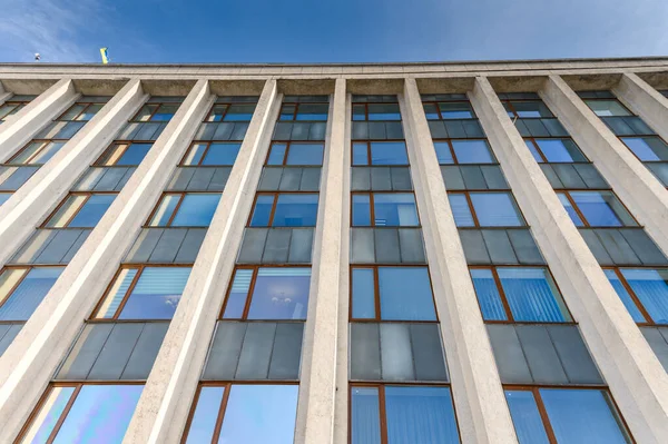 Große Bürofenster Der Stadthalle2 — Stockfoto