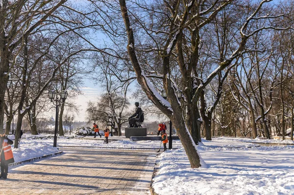 Paseo Por Parque Invierno Ciudad Chernihiv14 — Foto de Stock