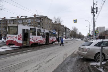 İlkbaharın şehrin sokaklarına gelişi