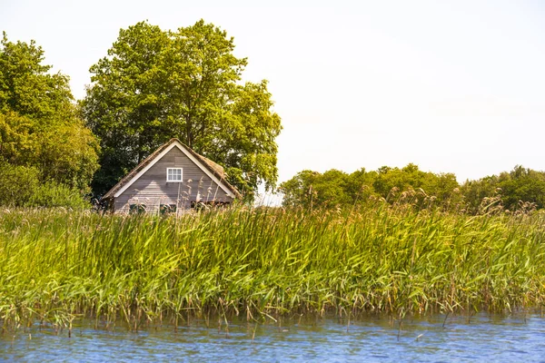 House at the Riverside — Stock Photo, Image