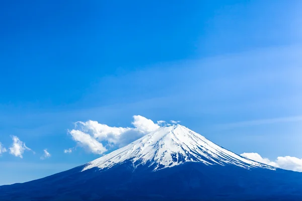 Fuji Dağı'nın karlı