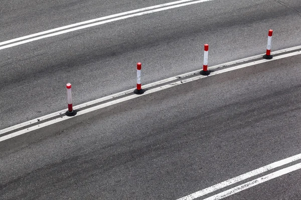 道路边缘极 — 图库照片