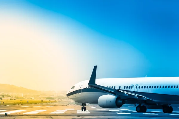 Avión rodante para despegar — Foto de Stock