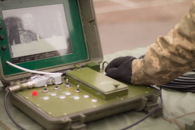 Lazer askeri füze sisteminin bir parçası. Elektronik hedef yönlendirme sistemi.