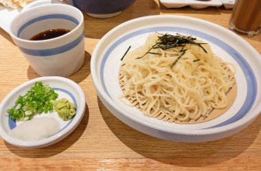 Japon Soğuk Eriştesi ya da Tahta Masada Zaru Ramen