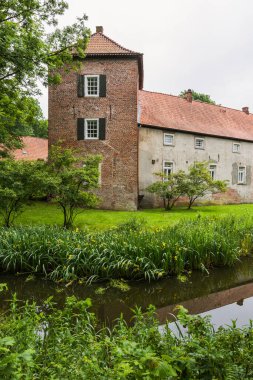 Berum, Hage, Almanya - 15 Haziran 2019. Doğu Frizya 'daki Berum Kalesi