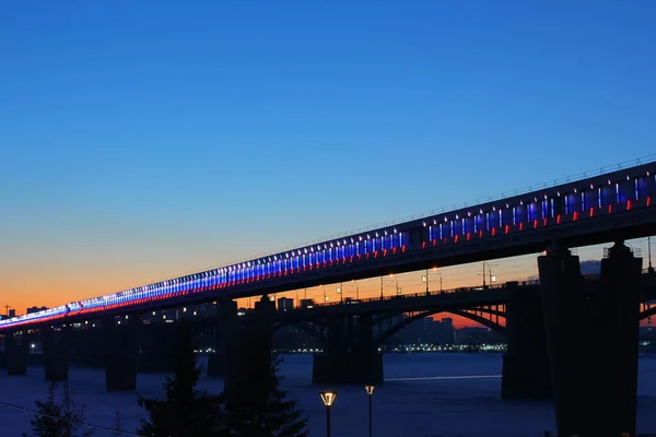 Dva Mosty Přes Řeku Jacob Zimě Novosibirsku Při Západu Slunce — Stock fotografie