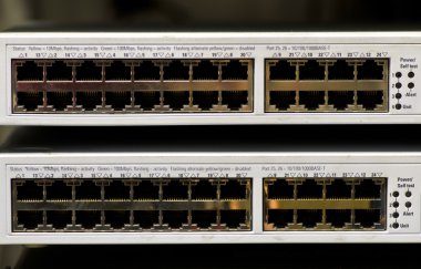 lan renkli izole ethernet anahtar ve yönlendirici bağlayın