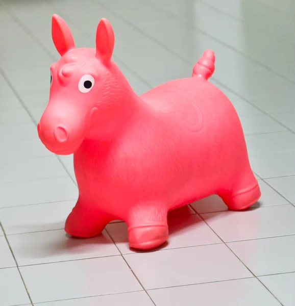 Borracha de brinquedo de cavalo rosa — Fotografia de Stock