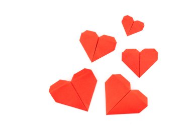 Kırmızı kağıt origami kalp