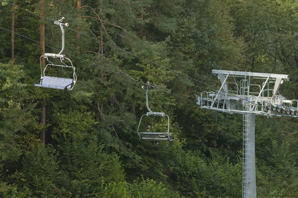 Pologne, Montagnes Pieniny, Télésiège en été — Photo