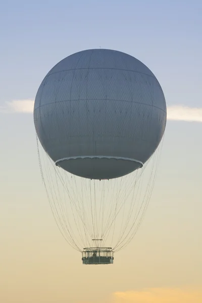 Balão de gás contra o céu — Fotografia de Stock