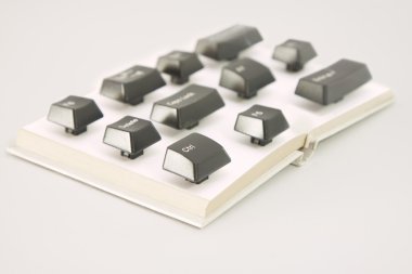 Kitap formadaki bilgisayar anahtarları