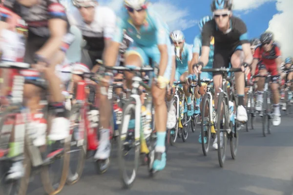 Ciclistas, desenfoque de movimiento — Foto de Stock