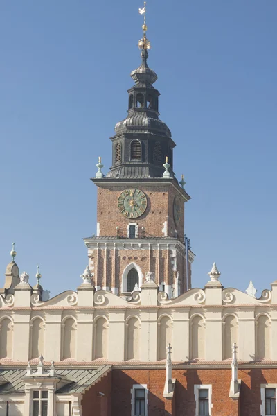 Polónia, Cracóvia, Mercado Principal, Sukiennice, Torre da Câmara Municipal, Meio-dia — Fotografia de Stock