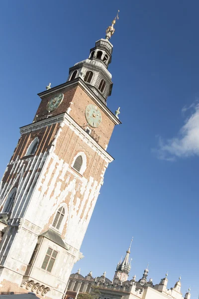 Polonia, Cracovia, Mercado principal, Torre del Ayuntamiento, Soleado — Foto de Stock