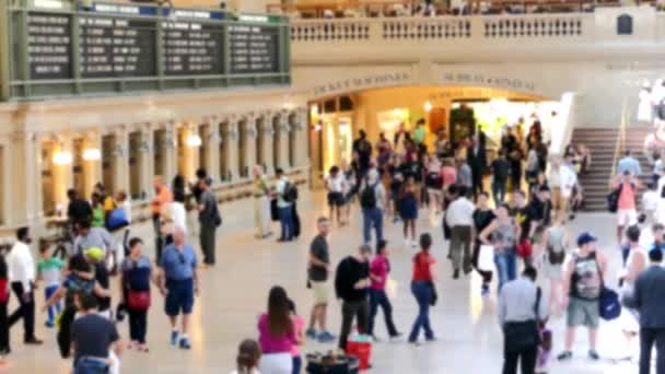 Multidão de turistas caminha pela Grand Central Station — Vídeo de Stock