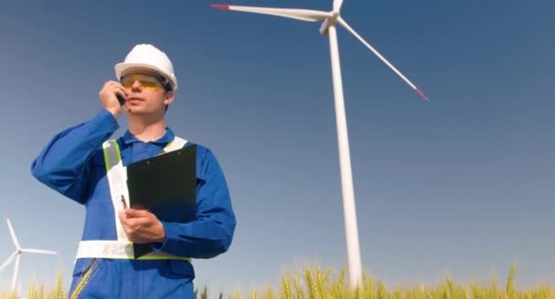 Supervisor de tecnología de molinos de viento — Vídeos de Stock