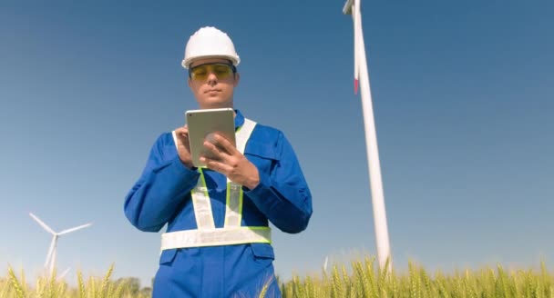 Supervisor de tecnología de molinos de viento — Vídeo de stock