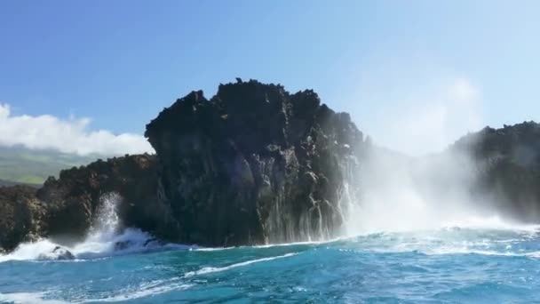 Güzel deniz suyu, deniz manzarası inanılmaz — Stok video