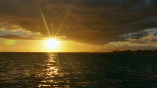 Prachtig zeegezicht, zonsondergang landschap aan de Horizon — Stockvideo