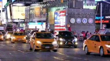 Cadde ile New York'ta taksi geçip
