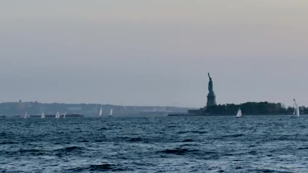 Freiheitsstatue in New York — Stockvideo