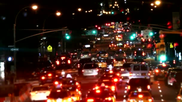 Drukke verkeer in New York — Stockvideo