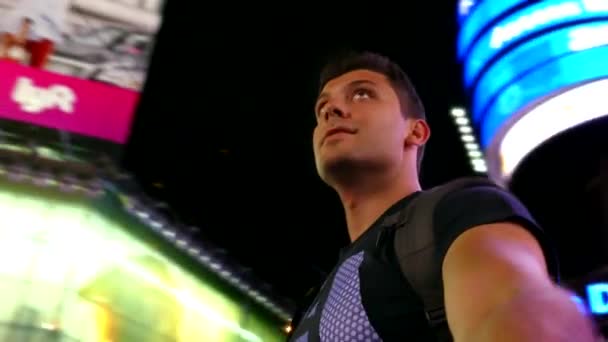 Times Square, Thoughtful Man Traveler — Stock video