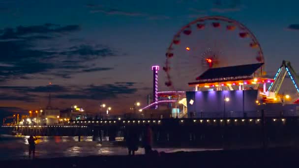 Santa Monica Pier, Illuminated Night Ferris Wheel — Stock Video