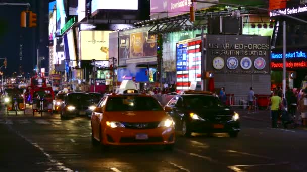 Provoz na Times Square — Stock video