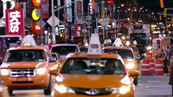 Tráfico en Times Square — Vídeo de stock