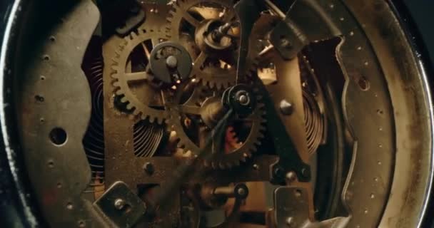 Time Antique Gear with Moving Cogs Pokazuje upływ czasu Krótkie życie Nieuchronna zmiana Slow Motion 8k — Wideo stockowe