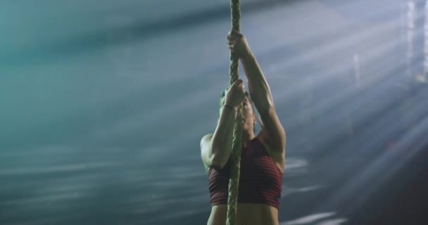 Wanita muda yang percaya diri Persistensi Gaya Hidup Aktif Persistensi Gaya Hidup Crossfit Sukses Konsep 4k — Stok Video