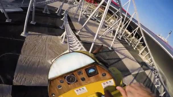 Zabawa Rollercoaster Joyride Strach Przygoda Ekscytacja Park tematyczny Koncepcja GoPro 4K — Wideo stockowe