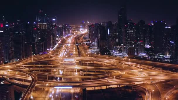 Aerial Of Night City Traffic Jam Busy City Transport Dubai Business District Faible Lumière Uhd Hdr 4k — Video