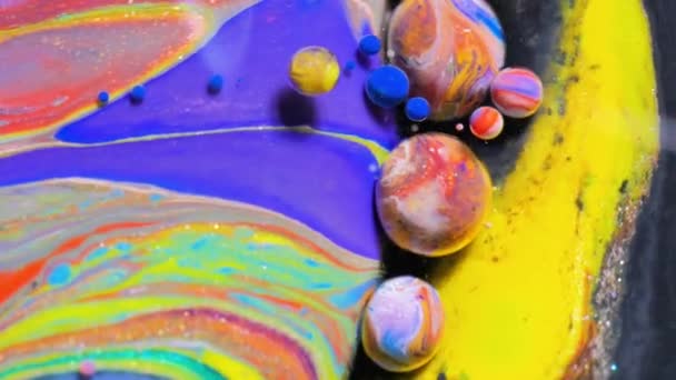 Moving Liquid Color Artistiek Concept Levendig Behang Abstract Patroon Splashing Universe of Color Concept Rood Groen Blauw Zwart Paars Oranje En Geel — Stockvideo