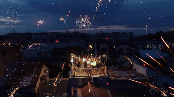 Focuri Artificii Anul Nou Timpul Petrecerii Miezul Nopții Unui Grup Fotografie de stoc