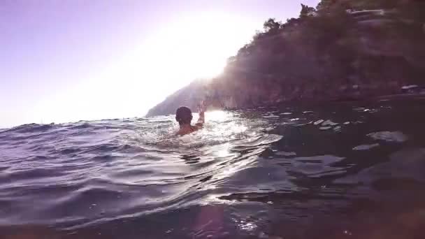 Başarı Joy Kazanan Yüzücü Su İş Joy Slow Motion Eller Hava Screaming Başarı Zafer Güneş Yaz Gopro Hd — Stok video