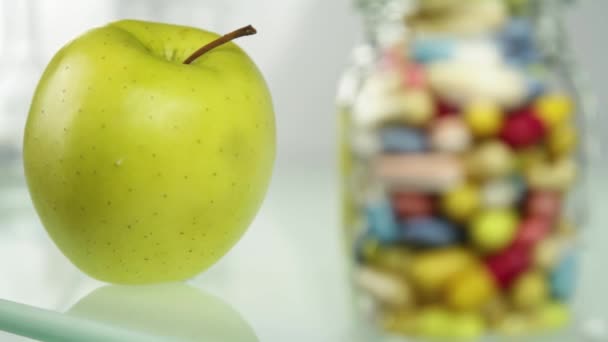 Choix de pommes ou de pilules — Video