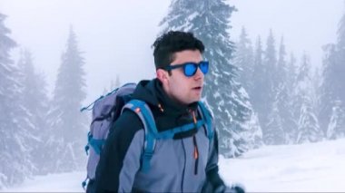 Tırmanma Dağ Hava Sis Hiker Kar Macera Climber Bulutlar Yürüyüş Ice Dağları Kış Adrenalin Alone Alpinism Yükseklik Backpacker