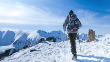 Kar Yürüyüşçü Yürüyüş Macera Dağ Seyahat Açık Trekking Extreme Spor Soğuk Aktif Buz Kış Manzara Gökyüzü Backpacker Doğa İnsanlar Trek Dağcı Lık Hike Tırmanma Yüksek Zirve Aktivite Dağcı Turist İrtifa Man
