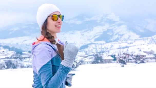 Frau Baum Person Mädchen Sport Fitness Natur Fisch Winter Auge Kälte Schnee Läufer Outdoor Jogger Lebensstil Gesund Fit Junge Athletin Bewegung — Stockvideo