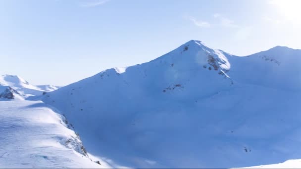 Inverno Neve Paisagem Montanha Fria Natureza Branco Céu Estação Azul Frost Viagem Gelo Bela Árvore Floresta Cênica Frozen Neve Férias Panorama Sol Neve Xmas Luz Natal Beleza Fundo Vista Parque Tempo Madeira — Vídeo de Stock